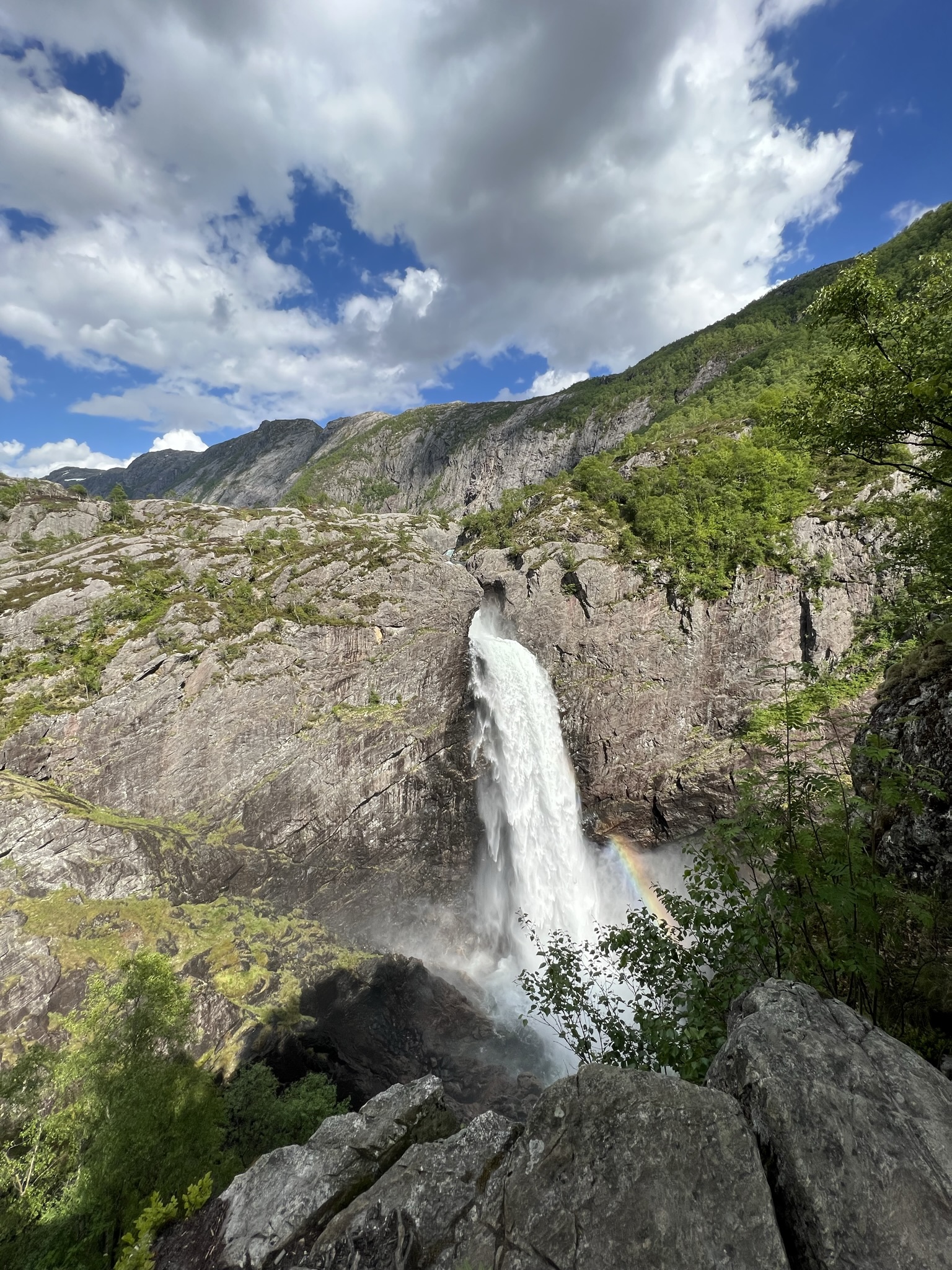 Majestic Månafossen waterfall