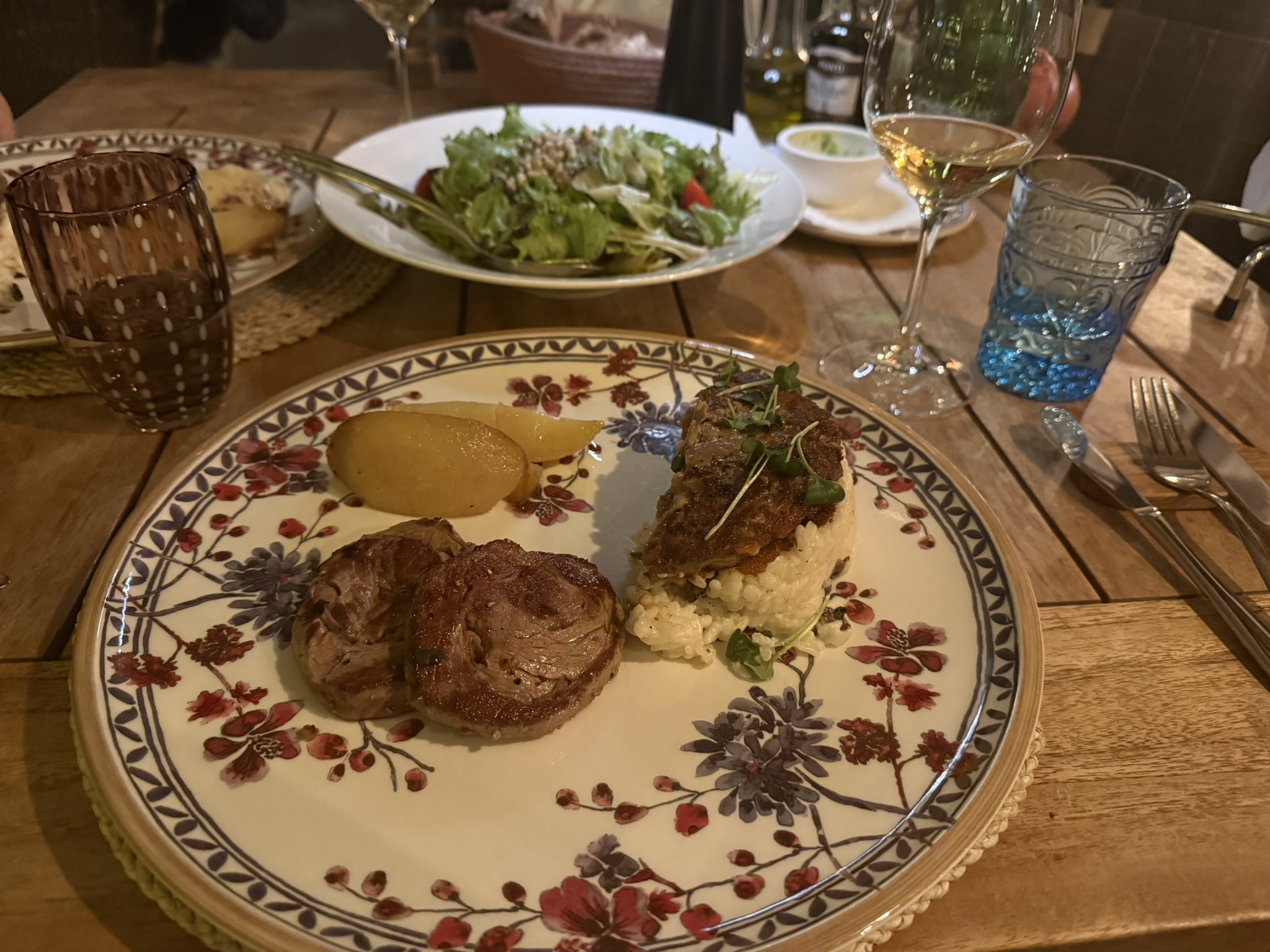 Elegant dining at Suvenir restaurant